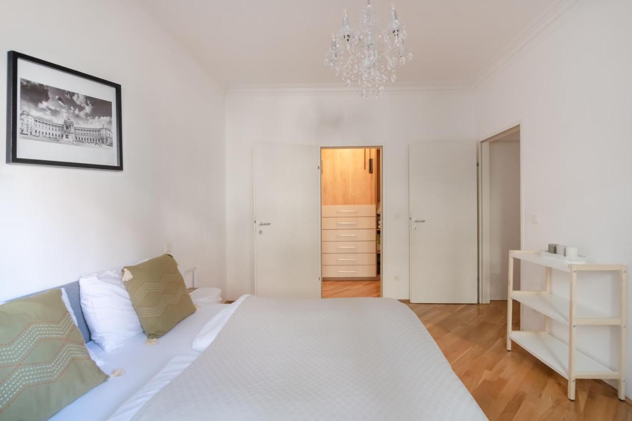 Absolute Ruhelage Im Zentrum Mit Parkplatz Apartment Vienna Luaran gambar
