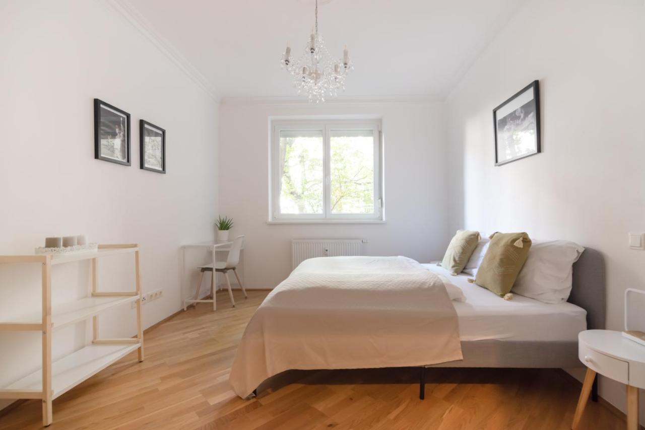 Absolute Ruhelage Im Zentrum Mit Parkplatz Apartment Vienna Luaran gambar