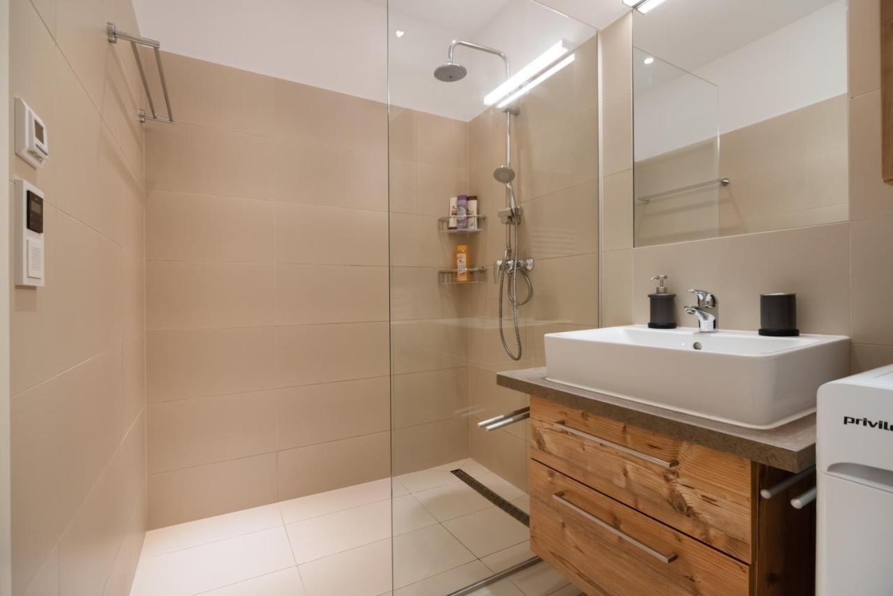 Absolute Ruhelage Im Zentrum Mit Parkplatz Apartment Vienna Luaran gambar