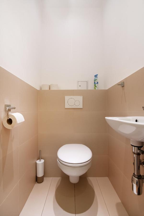 Absolute Ruhelage Im Zentrum Mit Parkplatz Apartment Vienna Luaran gambar