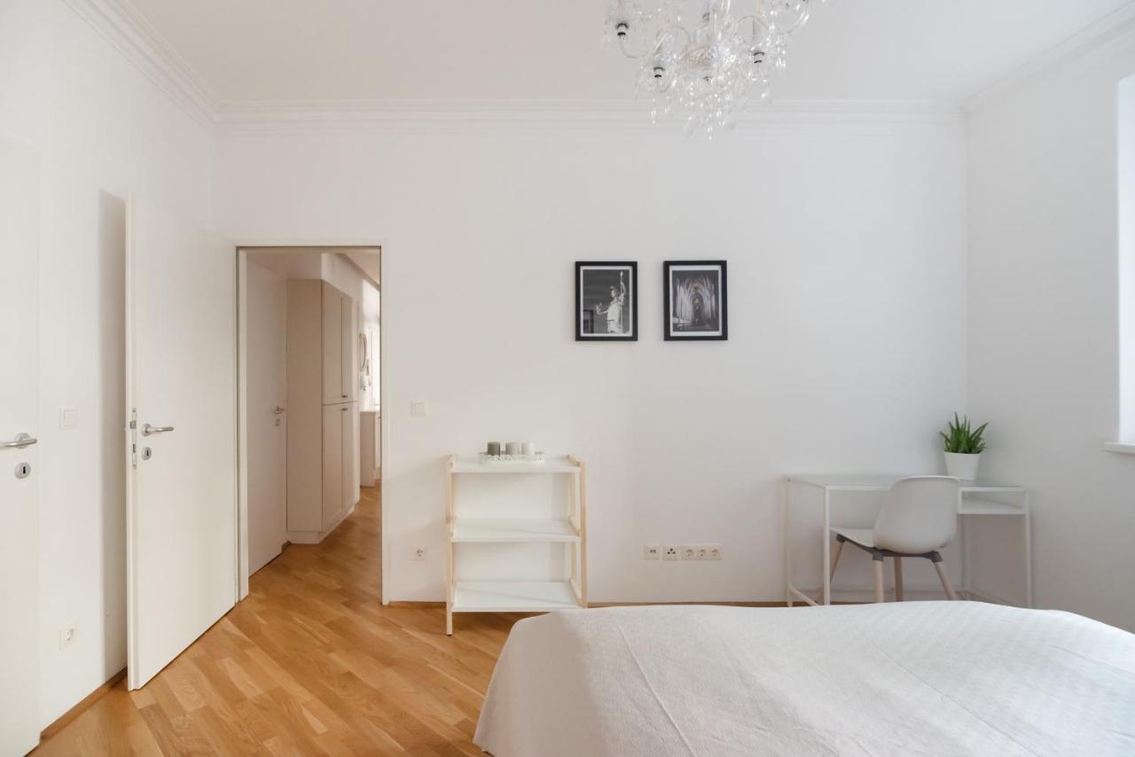 Absolute Ruhelage Im Zentrum Mit Parkplatz Apartment Vienna Luaran gambar