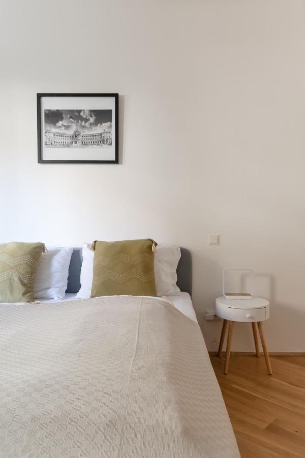 Absolute Ruhelage Im Zentrum Mit Parkplatz Apartment Vienna Luaran gambar