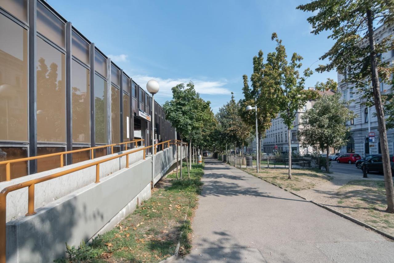 Absolute Ruhelage Im Zentrum Mit Parkplatz Apartment Vienna Luaran gambar