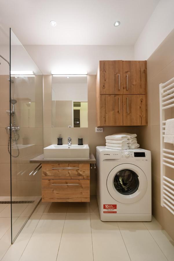 Absolute Ruhelage Im Zentrum Mit Parkplatz Apartment Vienna Luaran gambar
